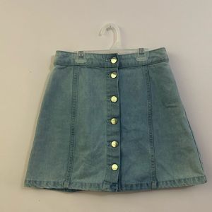light-washed denim button up mini skirt